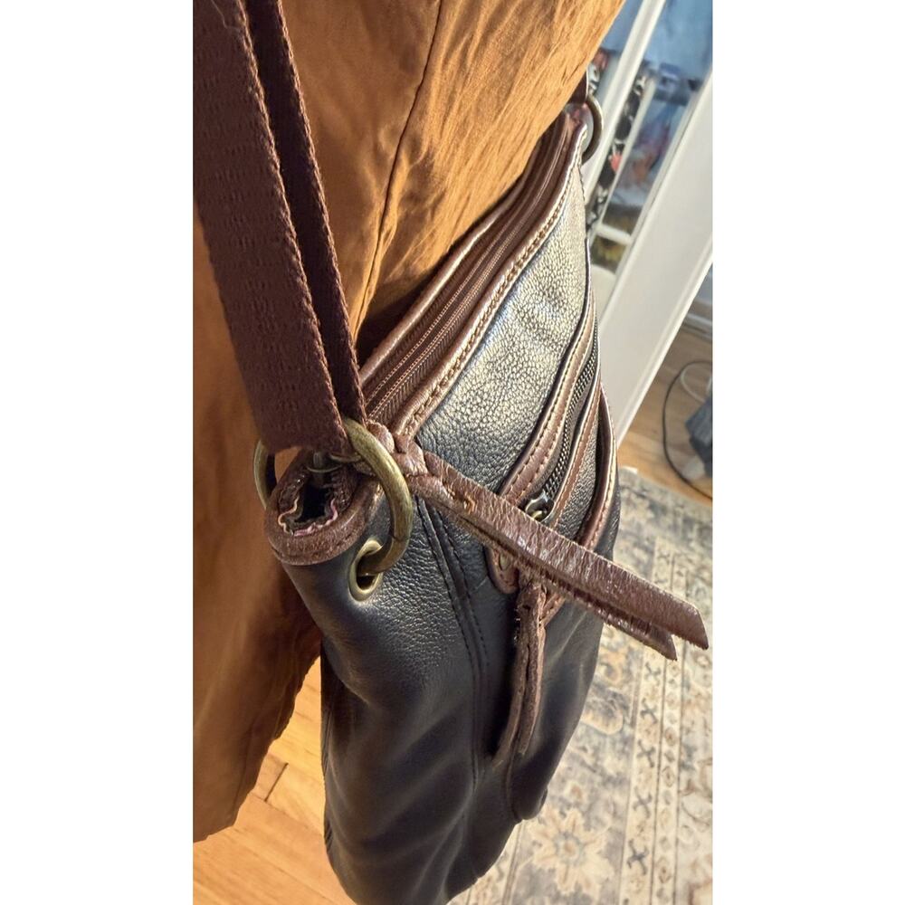 The Sak Iris Leather Crossbody Purse Shoulder Bag Black & Brown Adjustable Strap - Picture 4 of 13